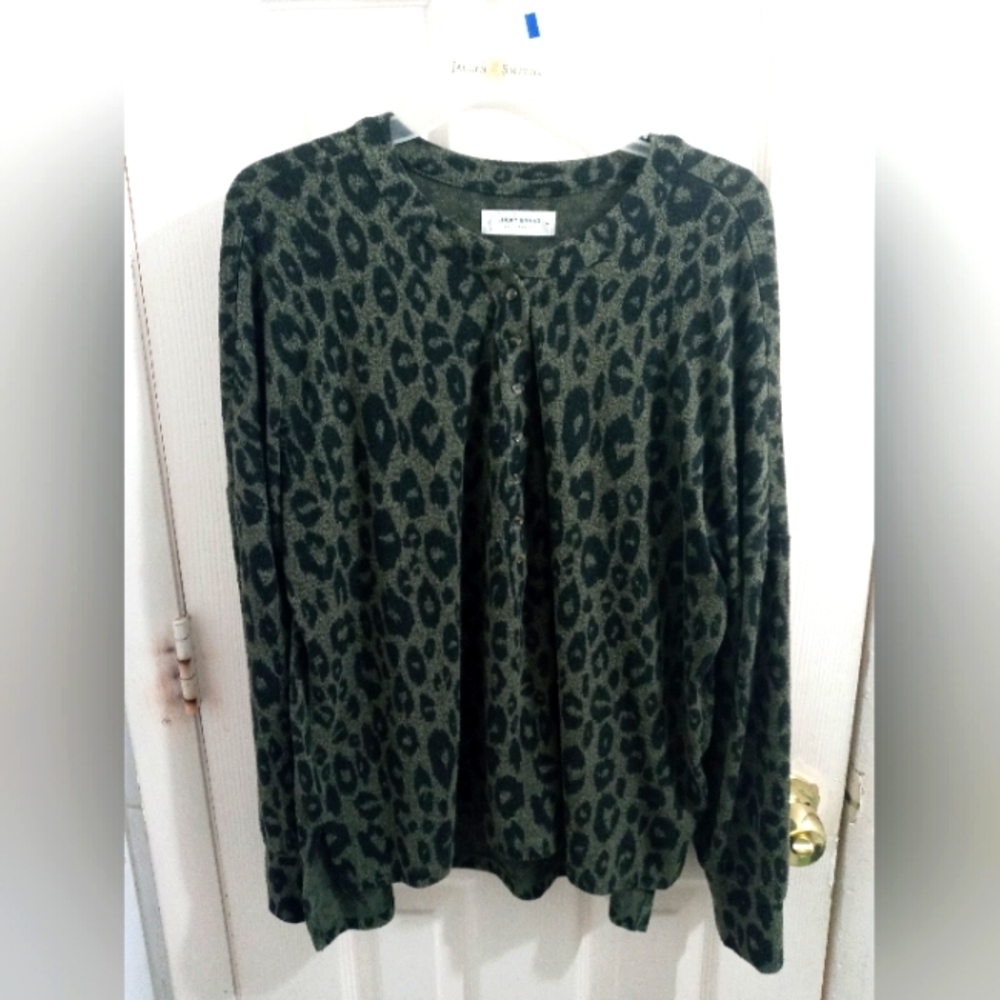 Lucky Brand Soft Leopard Print Pullover Stretchy Sweater Size Medium